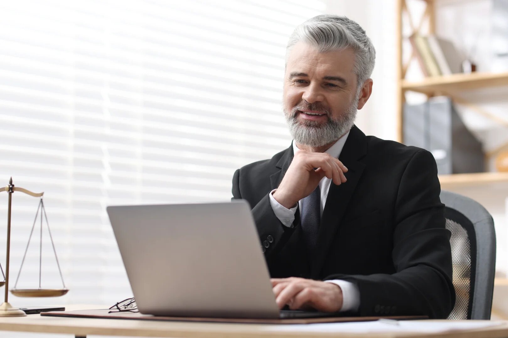 social media help business